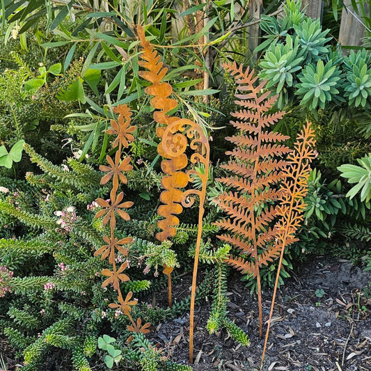 Rust Wild Flora Stake - Set of 5
